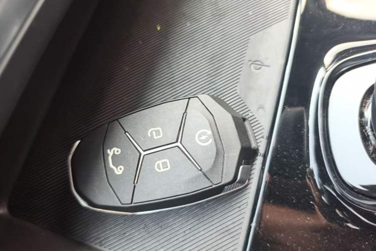 Used Lynk & Co 01 2019 2.0T Two-Wheel-Drive Pro Version China VI Standard Vehicle Key