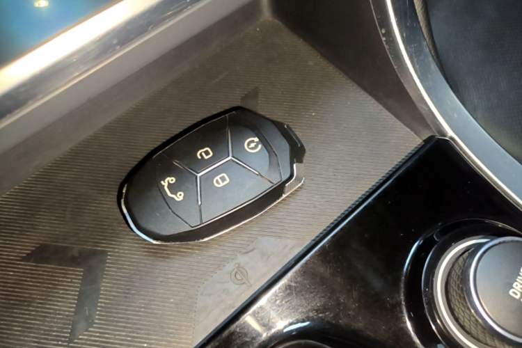 Used Lynk & Co 01 2019 2.0T Four-Wheel Drive Genie Pro Version China V Emission Standard Vehicle Key