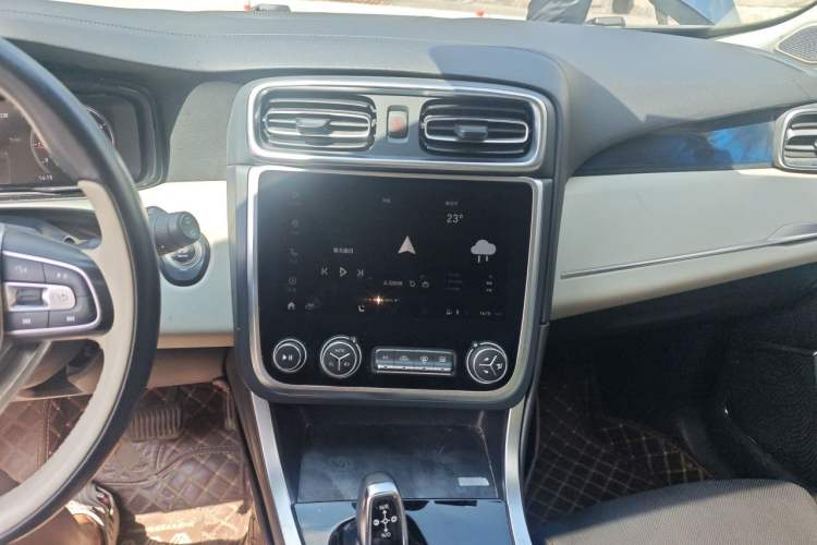 Used Lynk & Co 01 2019 2.0T Two-Wheel Drive Zhaopu Version China V Standard Audio And AC Panel