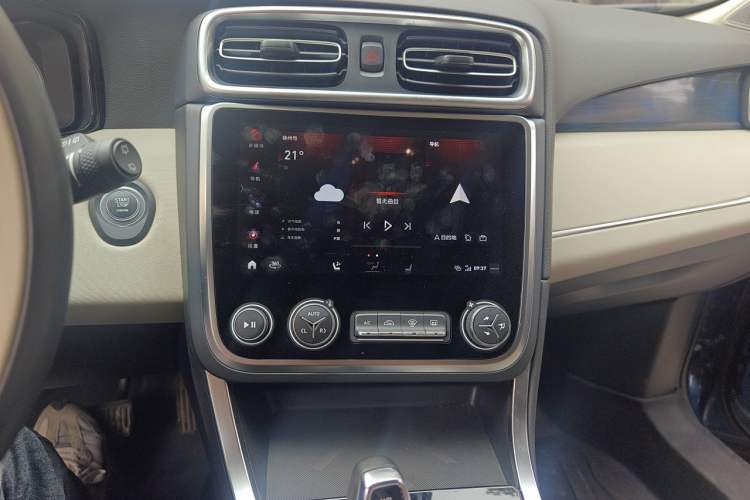 Used Lynk & Co 01 2019 2.0T Two-Wheel Drive Zhaopu Version China VI Standard Audio And AC Panel