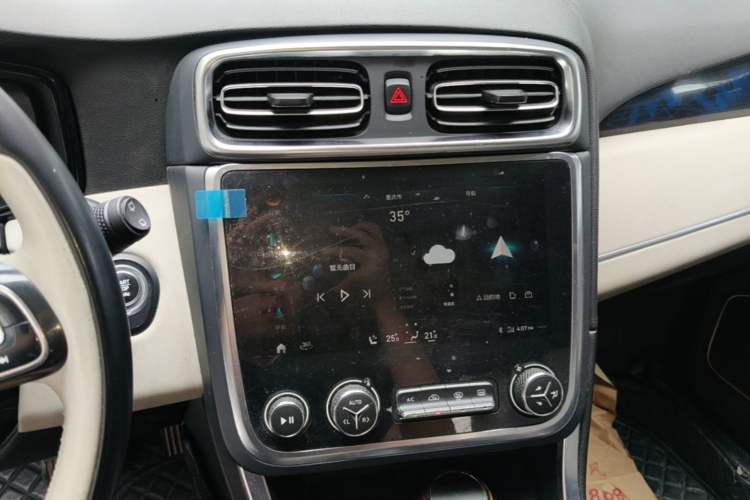 Used Lynk & Co 01 2019 2.0T Two-Wheel Drive Zhaopu Version China VI Standard Audio And AC Panel