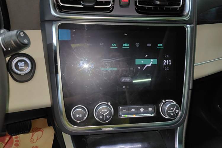 Used Lynk & Co 01 2019 2.0T Two-Wheel Drive Zhaopu Version China VI Standard Audio And AC Panel
