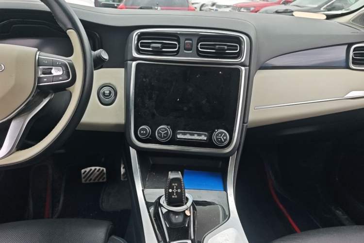 Used Lynk & Co 01 2019 2.0T Two-Wheel Drive Zhaopu Version China V Standard Audio And AC Panel