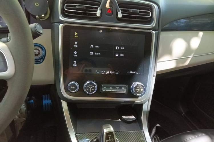 Used Lynk & Co 01 2019 2.0T Two-Wheel Drive Zhaopu Version China V Standard Audio And AC Panel