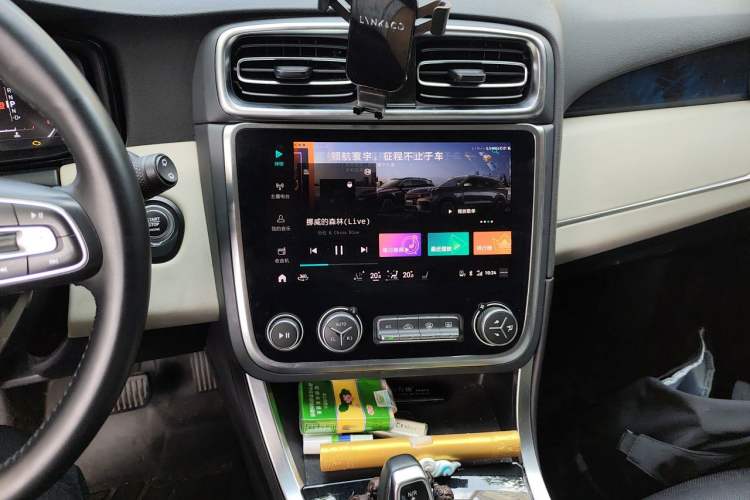 Used Lynk & Co 01 2019 2.0T Two-Wheel Drive Zhaopu Version China V Standard Audio And AC Panel