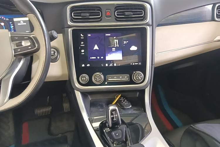 Used Lynk & Co 01 2019 2.0T Two-Wheel Drive Zhaopu Version China VI Standard Audio And AC Panel
