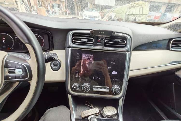 Used Lynk & Co 01 2019 2.0T Two-Wheel Drive Zhaopu Version China VI Standard Audio And AC Panel