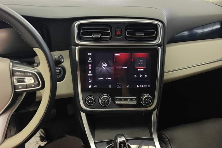 Used Lynk & Co 01 2019 2.0T Two-Wheel Drive Zhaopu Version China VI Standard Audio And AC Panel