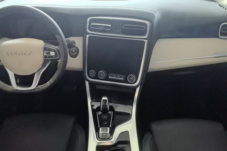 Used Lynk & Co 01 2019 2.0T Two-Wheel Drive Zhaopu Version China V Standard Center Console