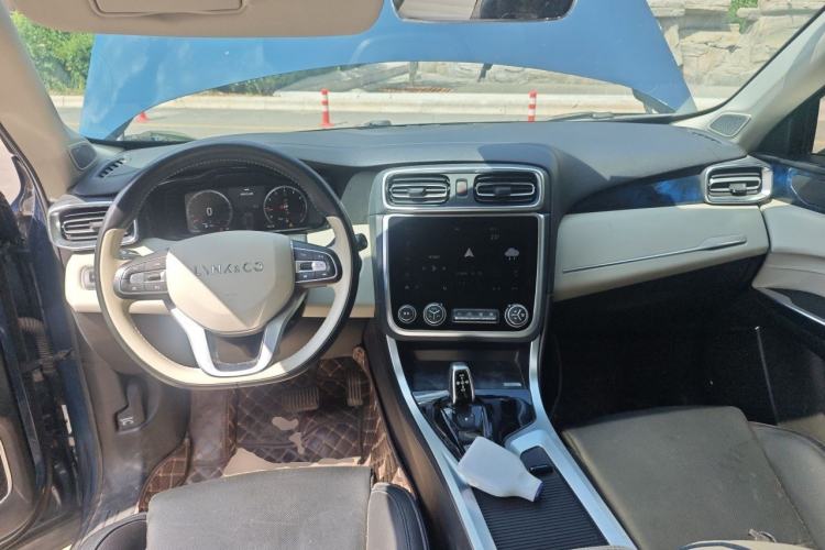 Used Lynk & Co 01 2019 2.0T Two-Wheel Drive Zhaopu Version China V Standard Center Console