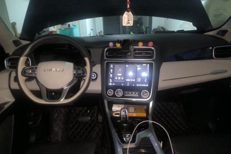 Used Lynk & Co 01 2019 2.0T Two-Wheel-Drive Pro Version China VI Standard Center Console