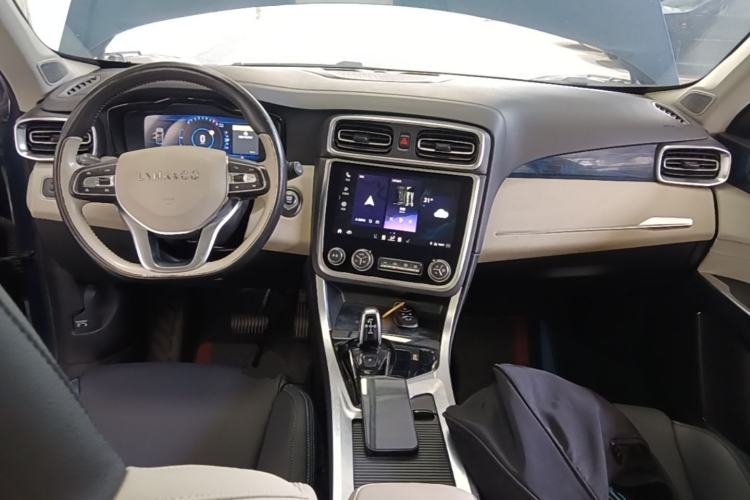 Used Lynk & Co 01 2019 2.0T Two-Wheel Drive Zhaopu Version China VI Standard Center Console