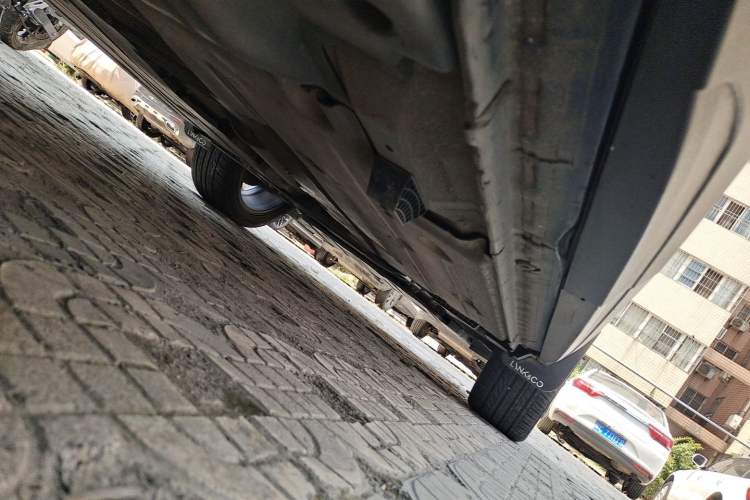 Used Lynk & Co 01 2019 2.0T Two-Wheel Drive Zhaopu Version China VI Standard Chassis Rear Right