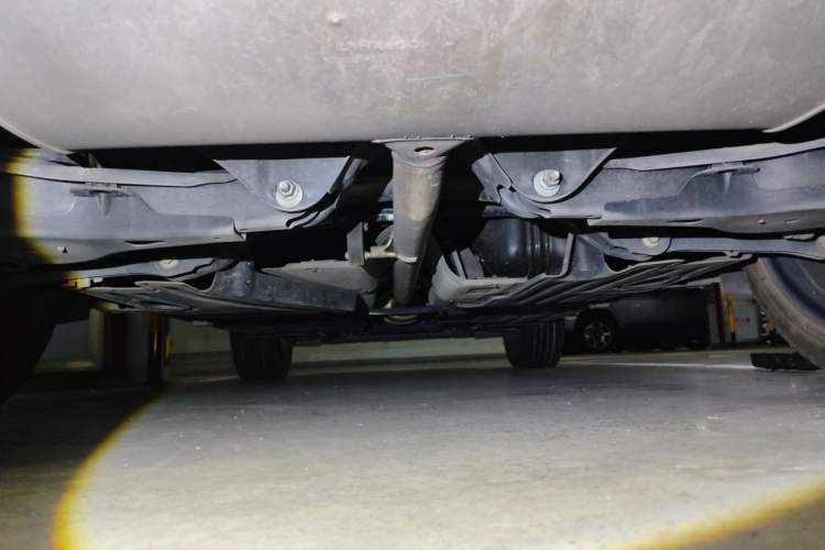 Used Lynk & Co 01 2019 2.0T Two-Wheel Drive Zhaopu Version China V Standard Chassis Rear