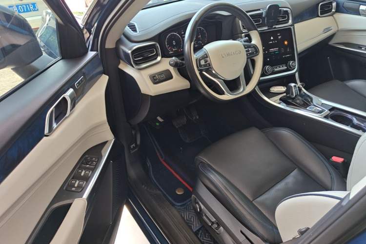 Used Lynk & Co 01 2019 2.0T Two-Wheel Drive Zhaopu Version China VI Standard Driver Seat