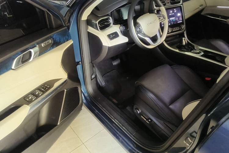 Used Lynk & Co 01 2019 2.0T Two-Wheel Drive Zhaopu Version China VI Standard Driver Seat