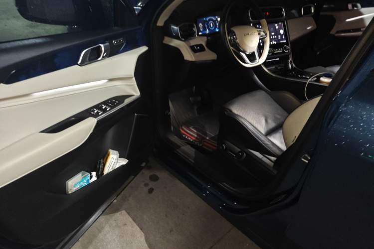 Used Lynk & Co 01 2019 2.0T Two-Wheel Drive Zhaopu Version China VI Standard Driver Seat