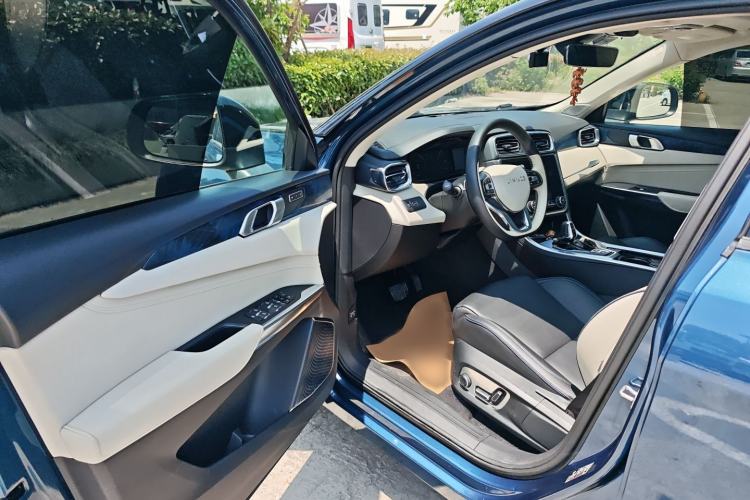 Used Lynk & Co 01 2019 2.0T Two-Wheel Drive Zhaopu Version China VI Standard Driver Seat
