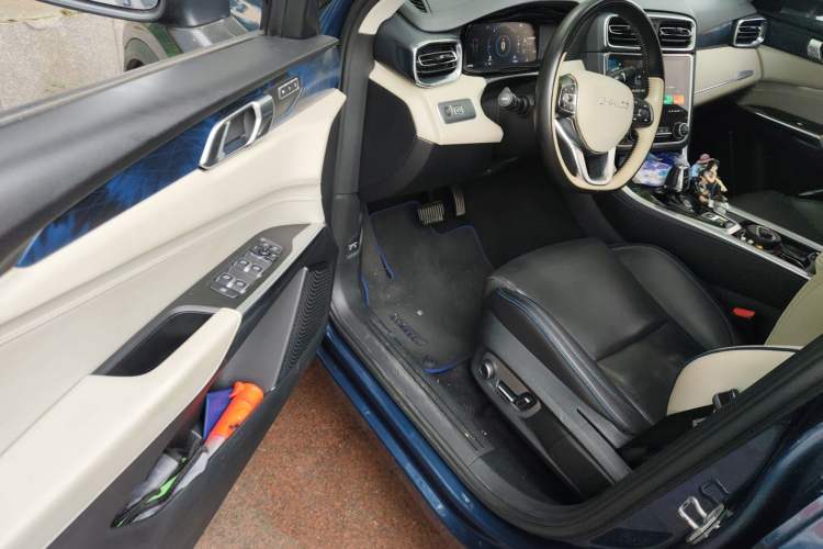 Used Lynk & Co 01 2019 2.0T Two-Wheel Drive Zhaopu Version China VI Standard Driver Seat
