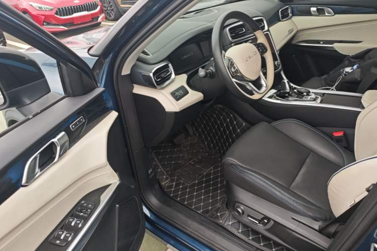Used Lynk & Co 01 2019 2.0T Two-Wheel Drive Zhaopu Version China VI Standard Driver Seat