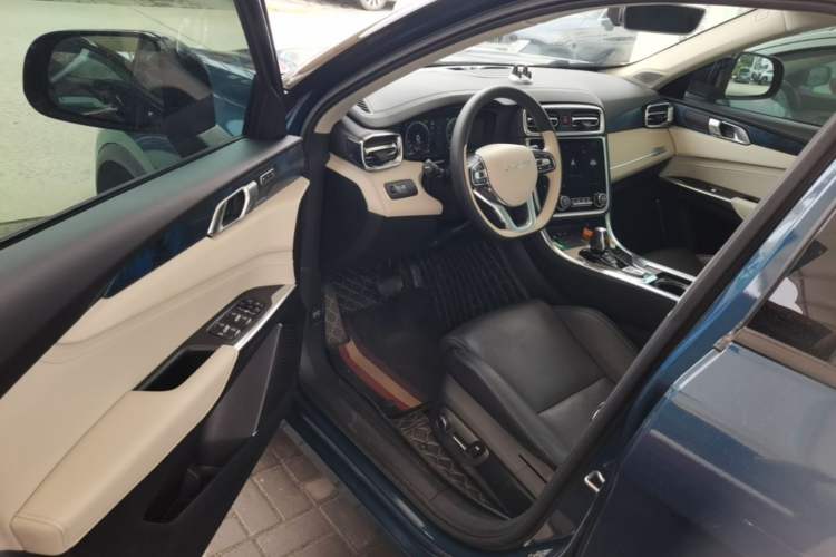 Used Lynk & Co 01 2019 2.0T Two-Wheel Drive Zhaopu Version China VI Standard Driver Seat