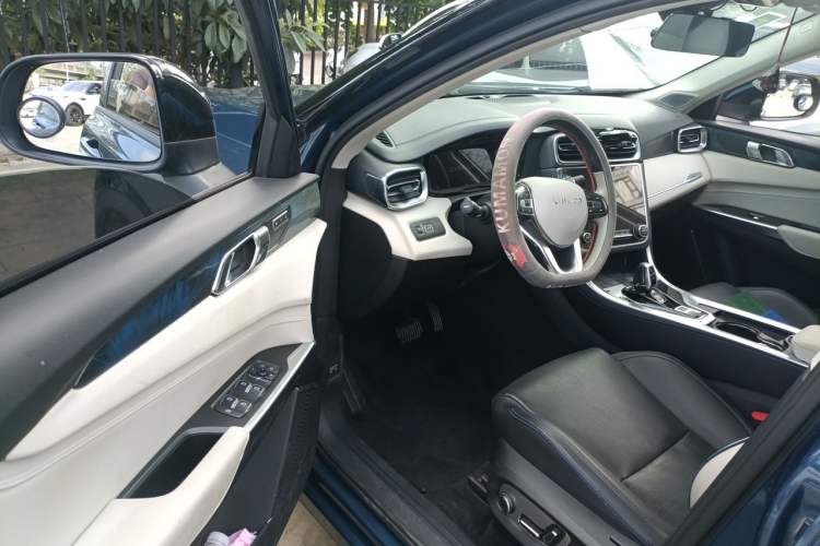 Used Lynk & Co 01 2019 2.0T Two-Wheel Drive Zhaopu Version China V Standard Driver Seat