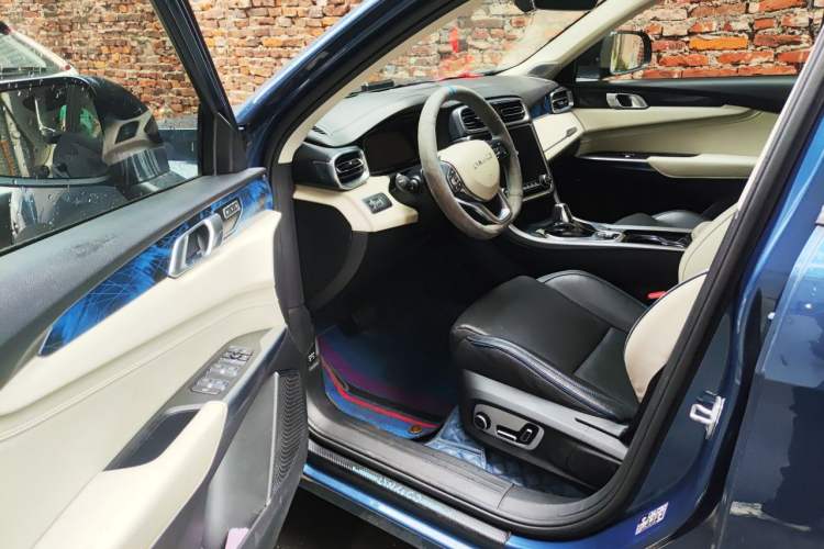 Used Lynk & Co 01 2019 2.0T Two-Wheel Drive Zhaopu Version China VI Standard Driver Seat