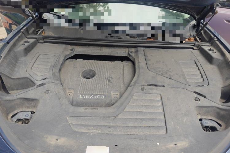 Used Lynk & Co 01 2019 2.0T Two-Wheel Drive Zhaopu Version China VI Standard Engine Bay