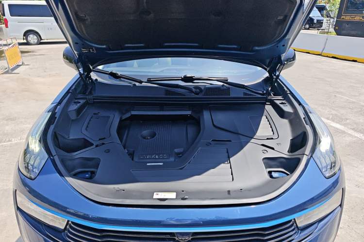 Used Lynk & Co 01 2019 2.0T Two-Wheel Drive Zhaopu Version China VI Standard Engine Bay