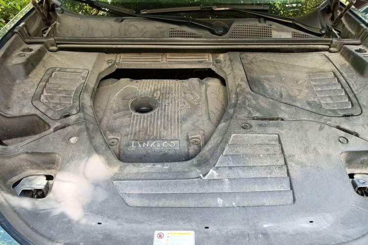 Used Lynk & Co 01 2019 2.0T Two-Wheel Drive Zhaopu Version China V Standard Engine Bay