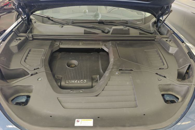 Used Lynk & Co 01 2019 2.0T Two-Wheel Drive Zhaopu Version China VI Standard Engine Bay