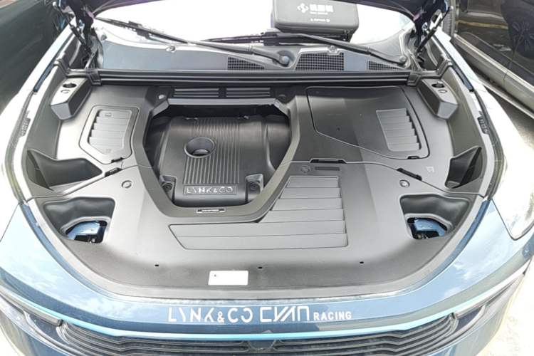 Used Lynk & Co 01 2019 2.0T Two-Wheel Drive Zhaopu Version China V Standard Engine Bay