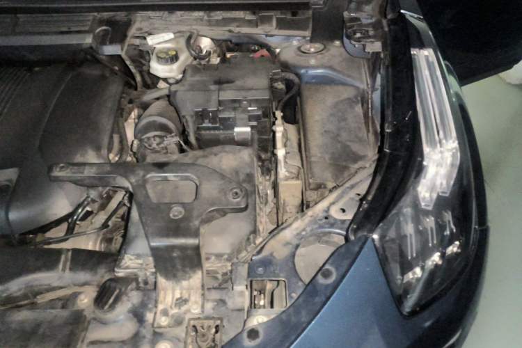 Used Lynk & Co 01 2019 2.0T Two-Wheel-Drive Pro Version China VI Standard Engine Bay Left