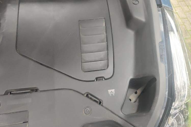 Used Lynk & Co 01 2019 2.0T Two-Wheel Drive Zhaopu Version China V Standard Engine Bay Left