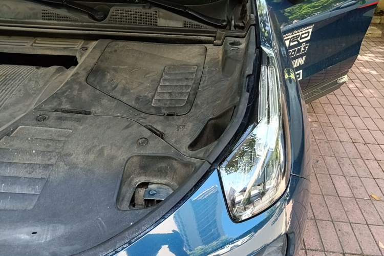 Used Lynk & Co 01 2019 2.0T Two-Wheel Drive Zhaopu Version China V Standard Engine Bay Left