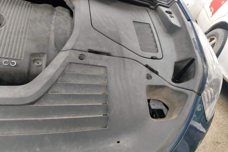 Used Lynk & Co 01 2019 2.0T Two-Wheel Drive Zhaopu Version China VI Standard Engine Bay Left
