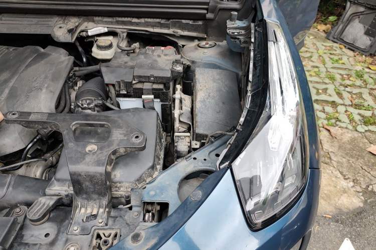 Used Lynk & Co 01 2019 2.0T Two-Wheel Drive Zhaopu Version China V Standard Engine Bay Left