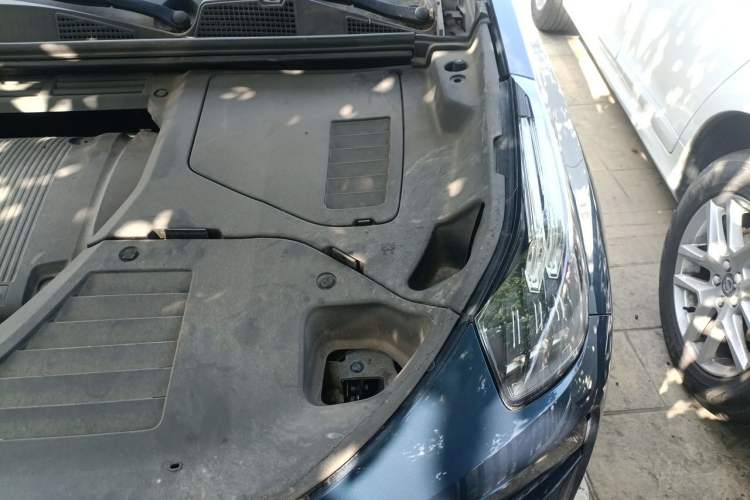 Used Lynk & Co 01 2019 2.0T Two-Wheel Drive Zhaopu Version China V Standard Engine Bay Left