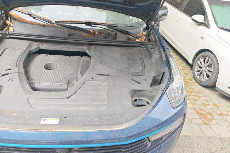 Used Lynk & Co 01 2019 2.0T Two-Wheel Drive Zhaopu Version China VI Standard Engine Bay Left