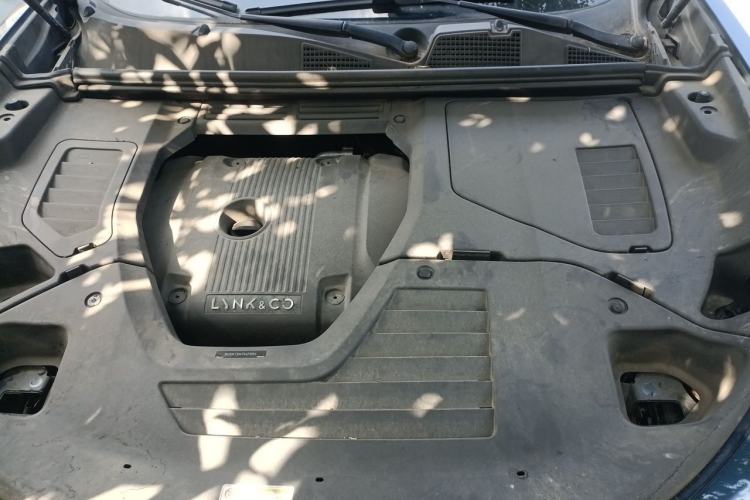 Used Lynk & Co 01 2019 2.0T Two-Wheel Drive Zhaopu Version China V Standard Engine Bay