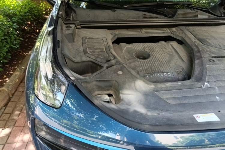 Used Lynk & Co 01 2019 2.0T Two-Wheel Drive Zhaopu Version China V Standard Engine Bay Right