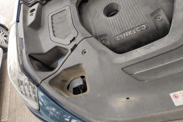 Used Lynk & Co 01 2019 2.0T Two-Wheel Drive Zhaopu Version China VI Standard Engine Bay Right