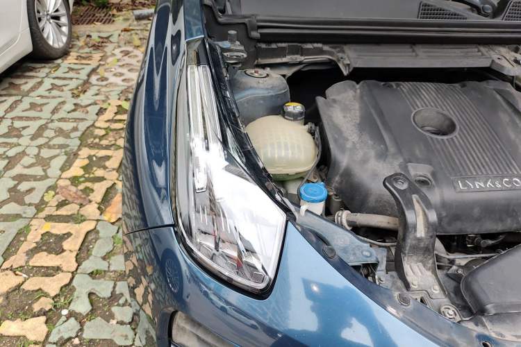 Used Lynk & Co 01 2019 2.0T Two-Wheel Drive Zhaopu Version China V Standard Engine Bay Right