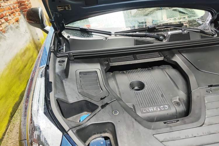 Used Lynk & Co 01 2019 2.0T Two-Wheel Drive Zhaopu Version China VI Standard Engine Bay Right