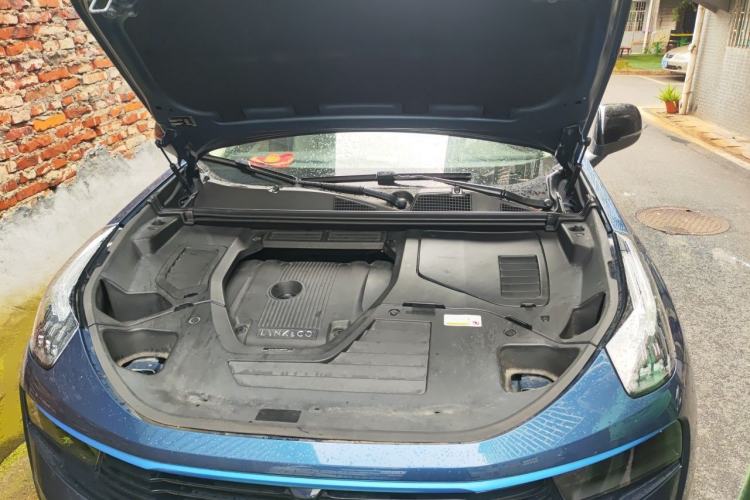 Used Lynk & Co 01 2019 2.0T Two-Wheel Drive Zhaopu Version China VI Standard Engine Bay