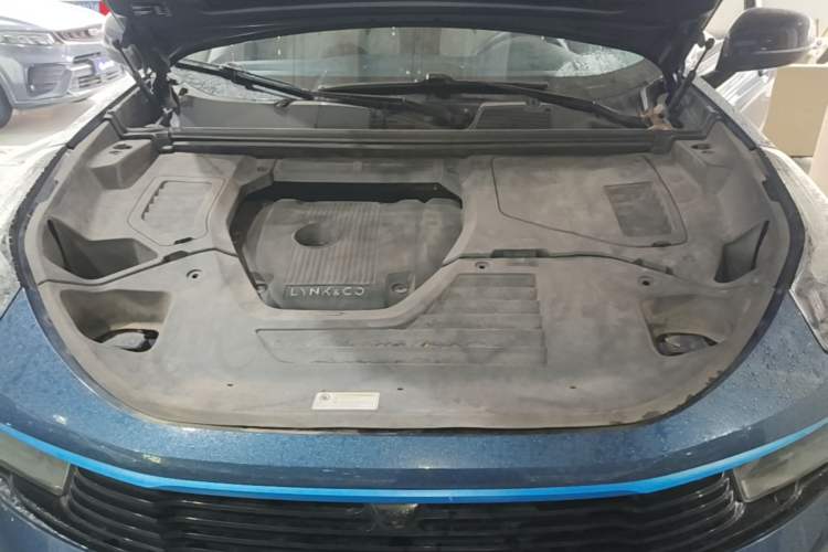 Used Lynk & Co 01 2019 2.0T Two-Wheel Drive Zhaopu Version China V Standard Engine Bay
