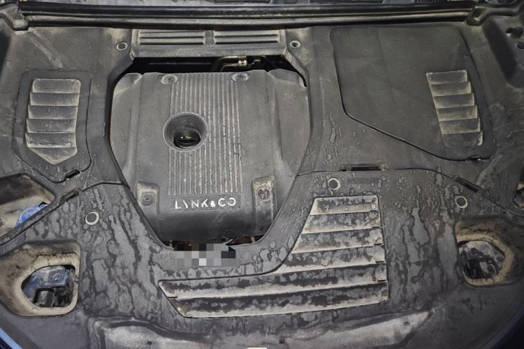 Used Lynk & Co 01 2019 2.0T Two-Wheel Drive Zhaopu Version China VI Standard Engine Bay