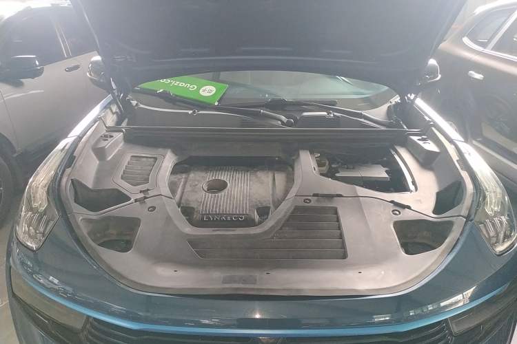 Used Lynk & Co 01 2019 2.0T Two-Wheel Drive Zhaopu Version China VI Standard Engine Bay