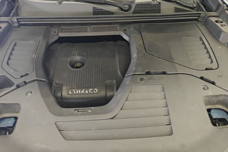 Used Lynk & Co 01 2019 2.0T Two-Wheel Drive Zhaopu Version China VI Standard Engine Bay