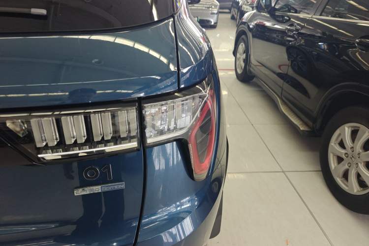 Used Lynk & Co 01 2019 2.0T Two-Wheel Drive Zhaopu Version China VI Standard Exterior 3